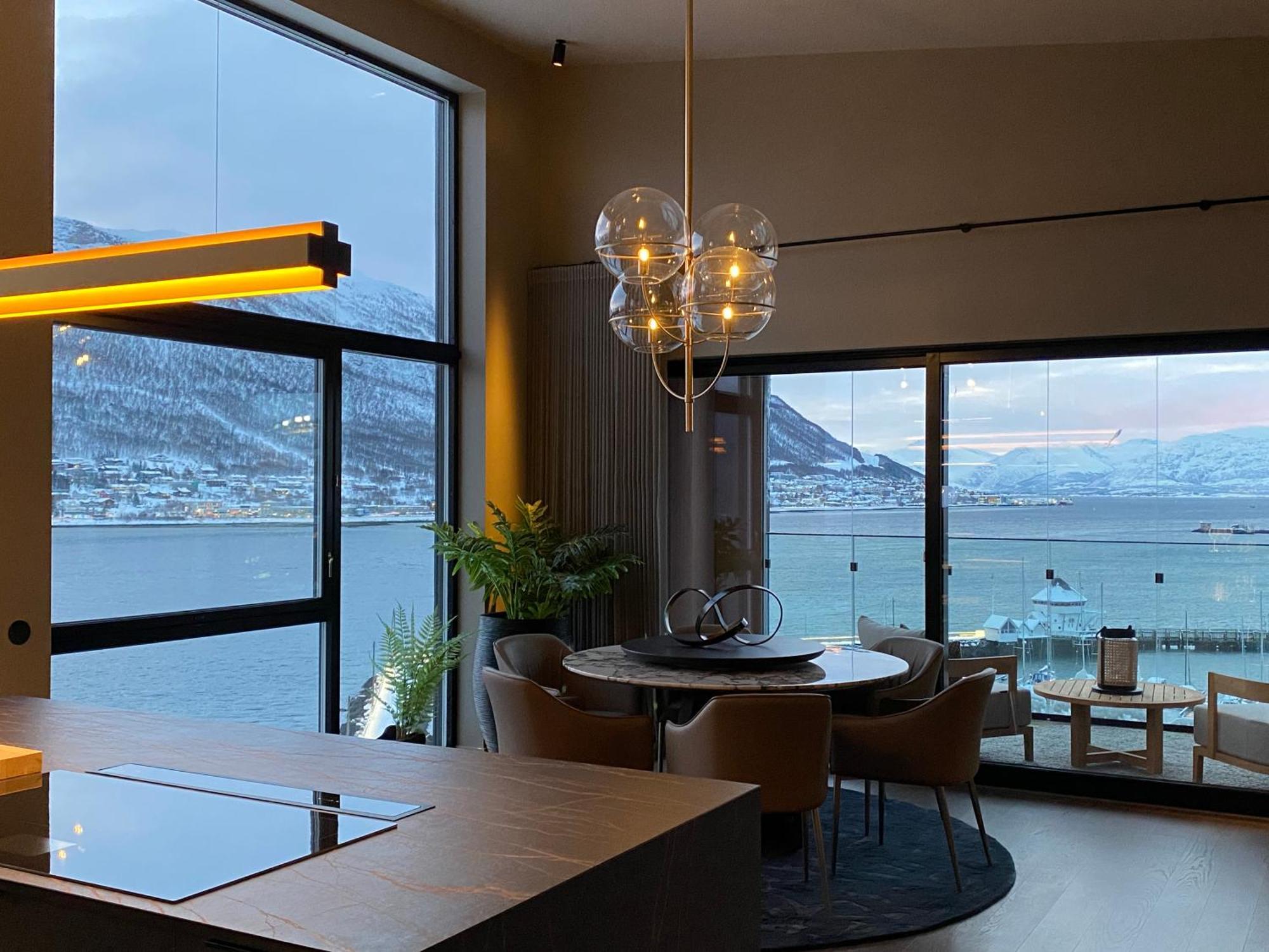 Vindlys Luxury Penthouse Apartment Tromsø Exteriör bild