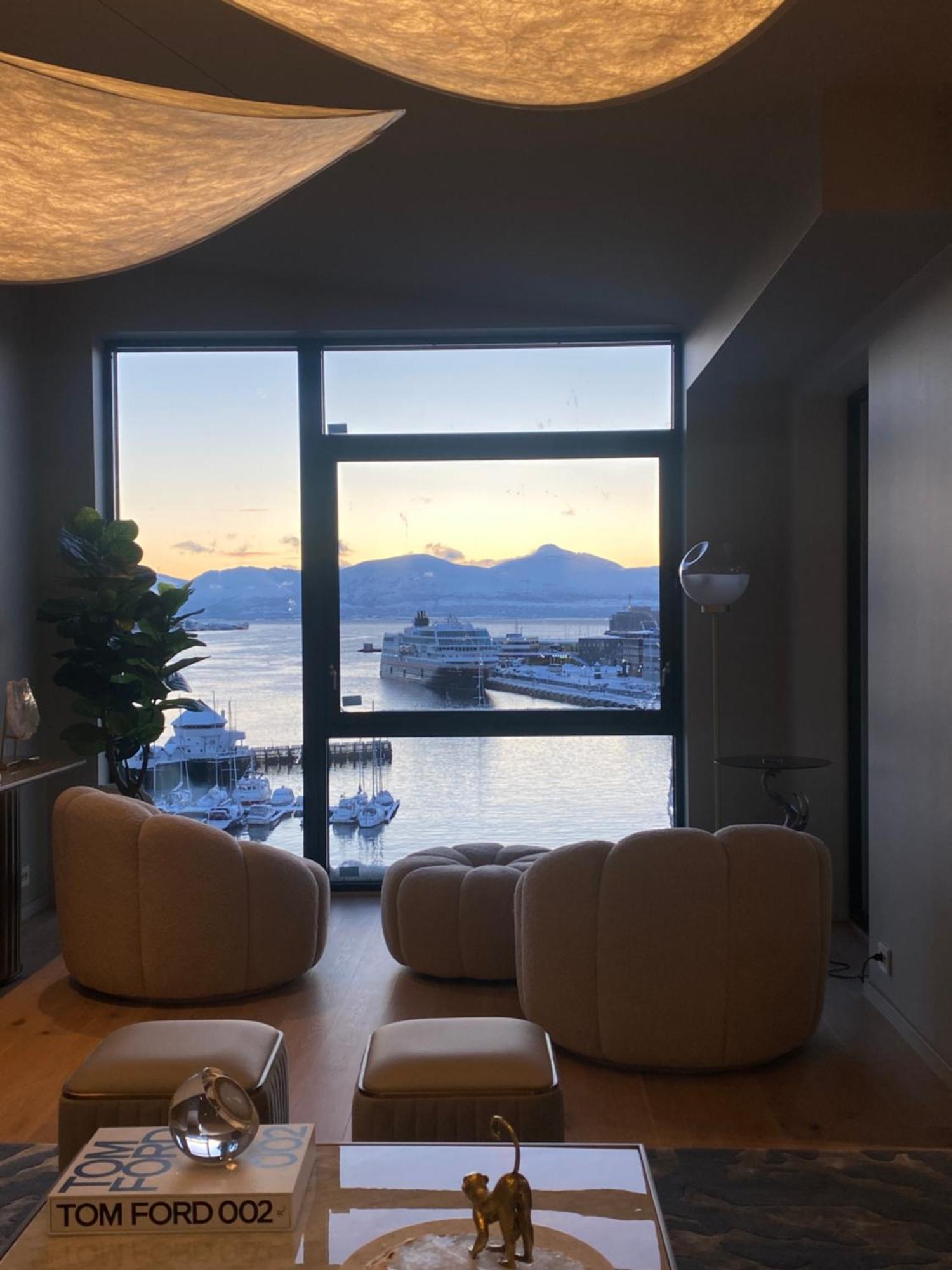 Vindlys Luxury Penthouse Apartment Tromsø Exteriör bild